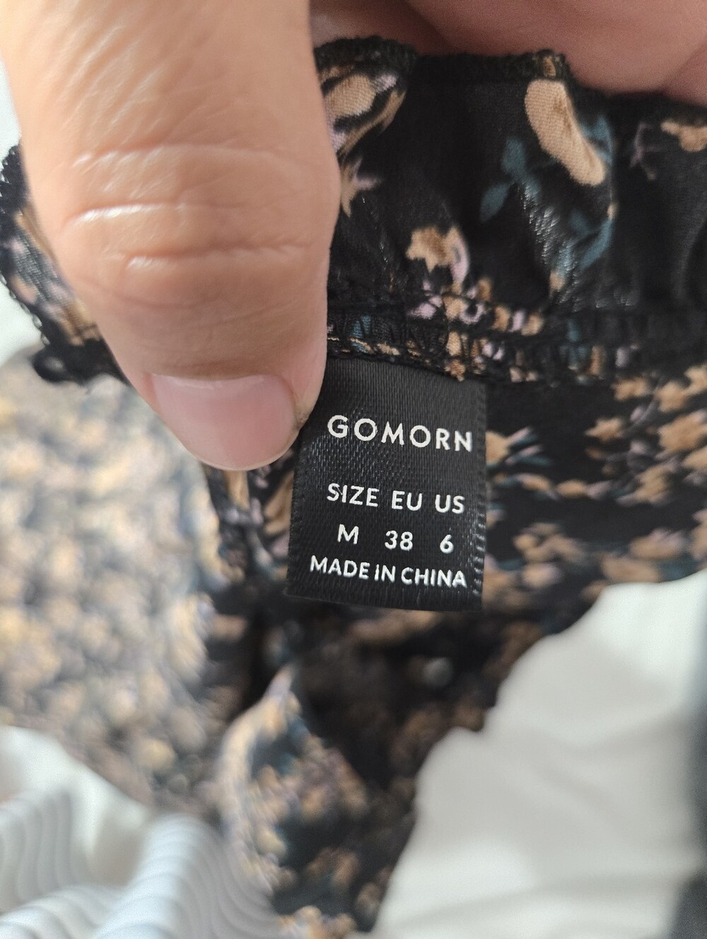 Gomorn Floral Tiered Maxi Dress Sz Medium - Picture 4 of 10